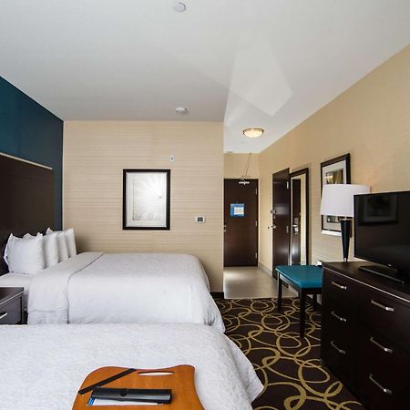 Hampton Inn & Suites East Gate Regina Bagian luar foto