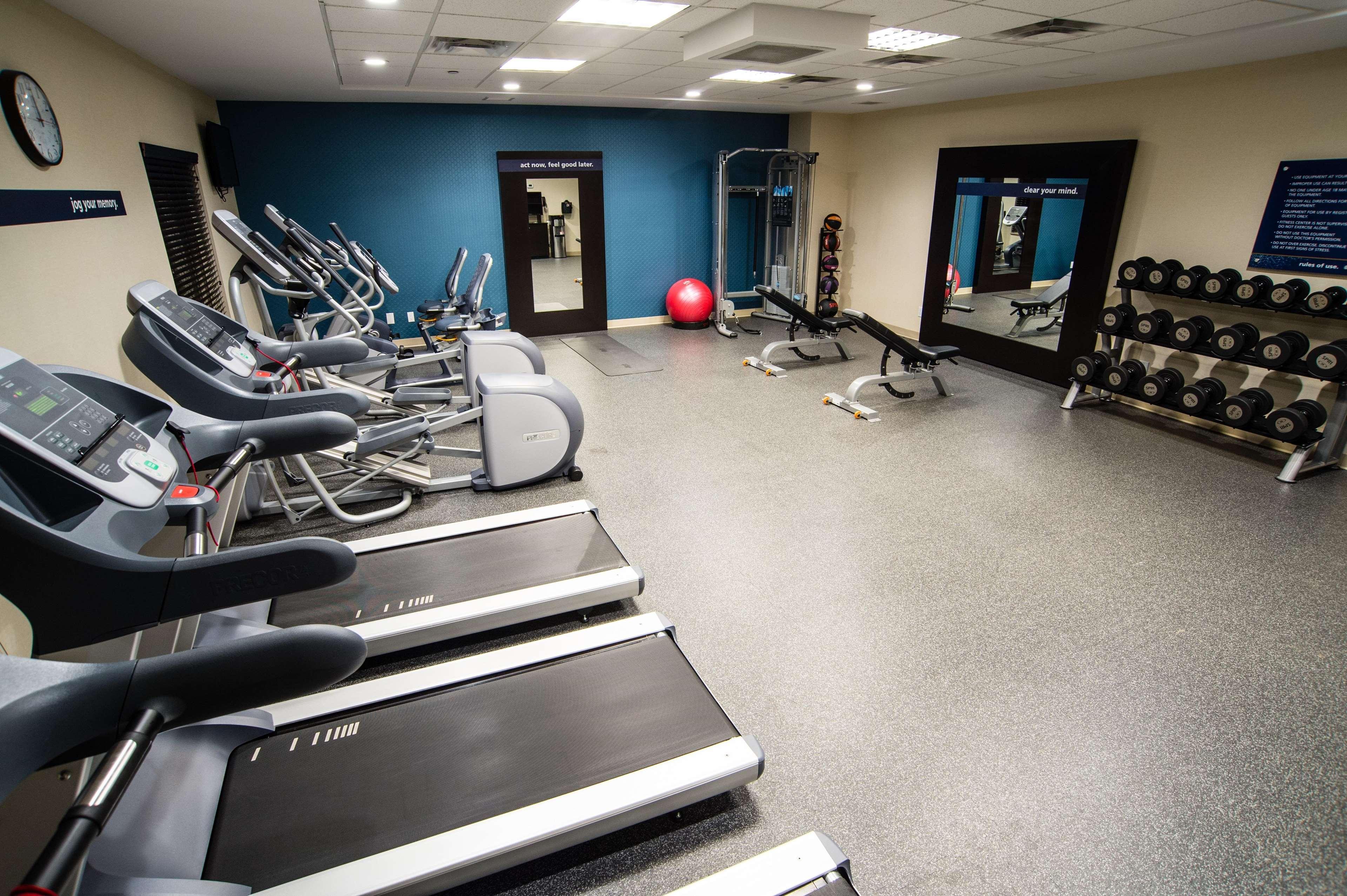 Hampton Inn & Suites East Gate Regina Bagian luar foto