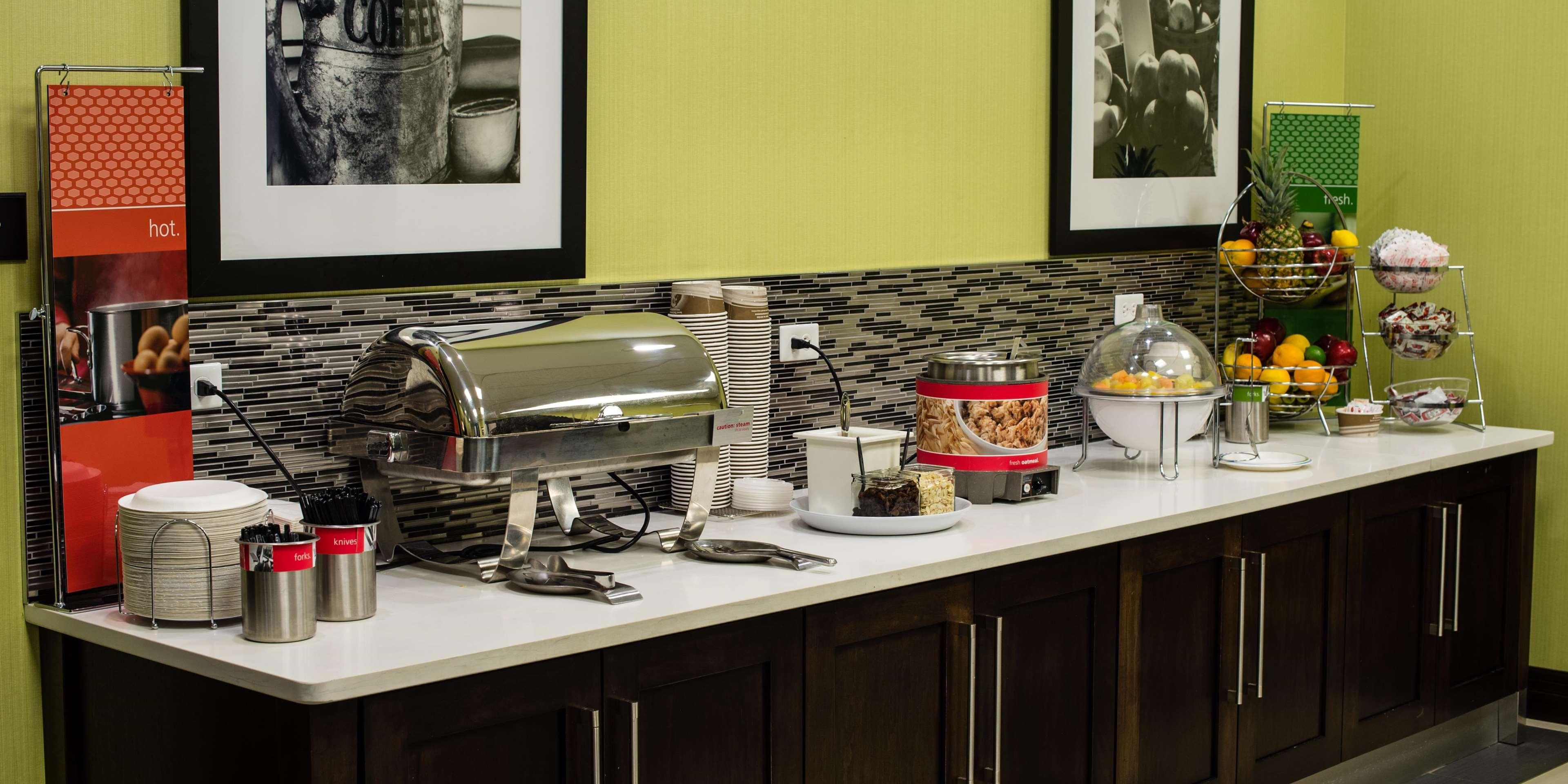 Hampton Inn & Suites East Gate Regina Bagian luar foto